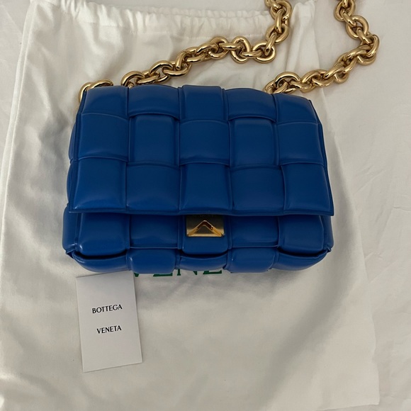 Cobalt blue Bottega Veneta Chain Cassette bag. - Picture 8 of 9